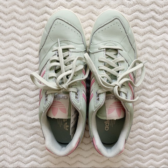 adidas Shoes - Adidas A.R. Trainer Sneakers Size 8.5